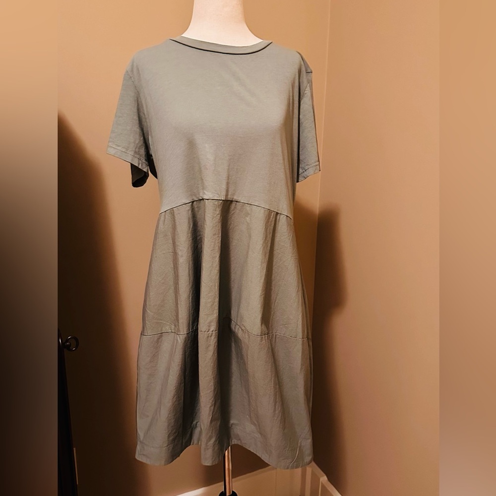 Wendy twenty Olive green color dress with pockets on sides. Size L made in Italy